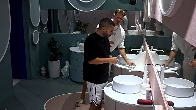 entertainment-the-big-brother-season-06-all-clips-2626-part-2409140129