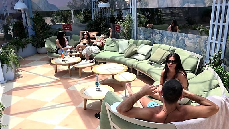 entertainment-the-big-brother-season-08-timeline-part-2604301300