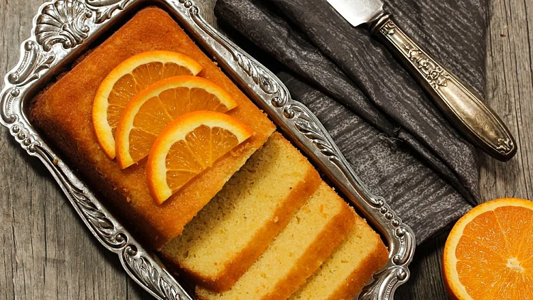 עוגת תפוזים נימוחה ספוגה בסירופ הדרים