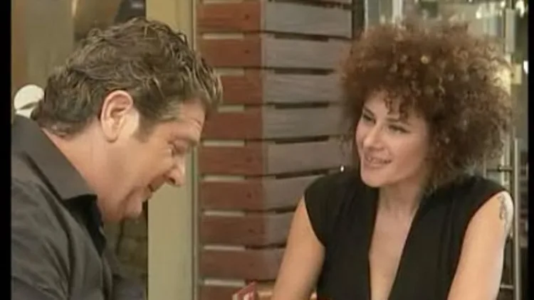 החיים זה לא הכל, עונה 8, פרק 13: שפעת החזירים