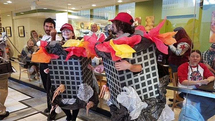 ניוזפיד – חסר טעם: האם אלה האנשים הכי שנואים כרגע בארה"ב? | חדשות 13