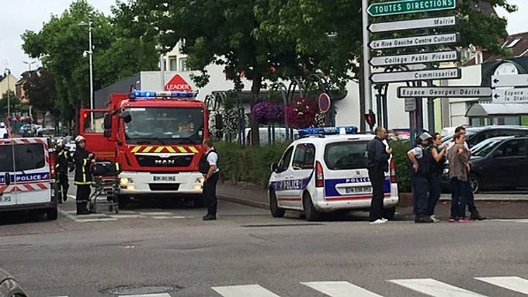 ניוזפיד – מזעזע: זה הכומר שראשו נערף על ידי אנשי דאעש בצרפת | חדשות 13