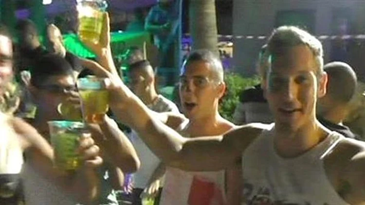 "משתינים בבקבוקים": לוסי אהריש במונולוג זועם על ישראלים בחו"ל