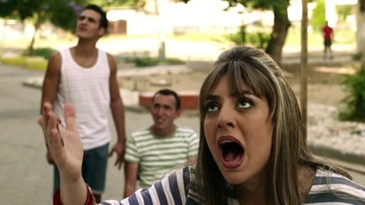 איומים מהמרפסת