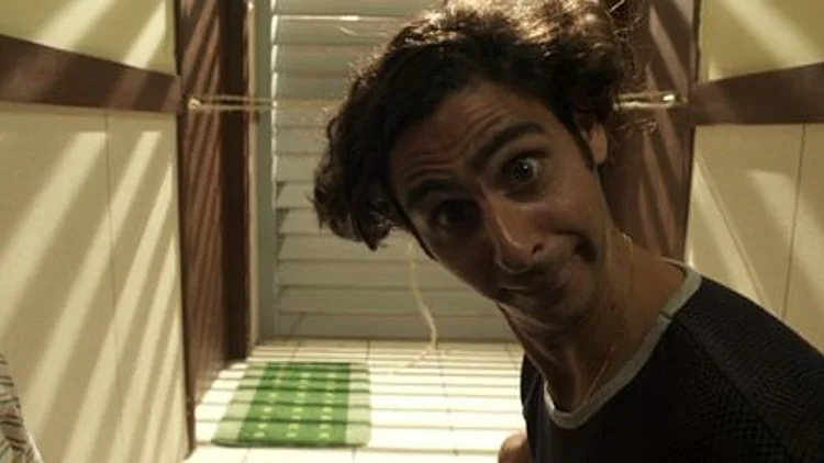 מה קורה מאחורי הקלעים?