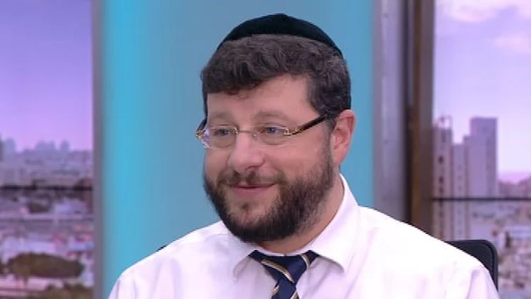 הפרלמנט של טוקר מתכונן לחופש הגדול