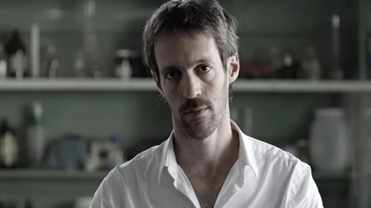 בלתי נראה, עונה 1, פרק 2: קריאת מחשבות