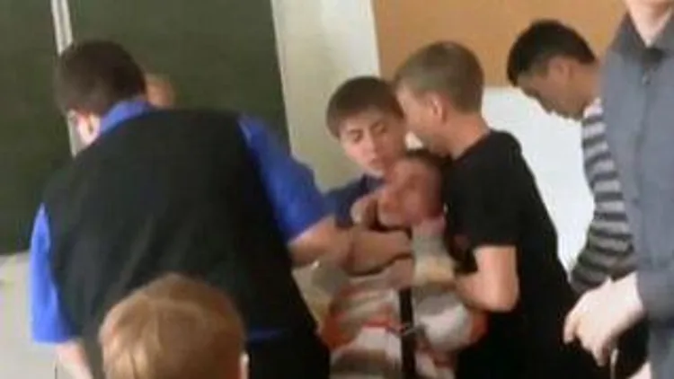 רץ ברשת – כשתלמיד אלים באמת מתעצבן על המורה | חדשות 13