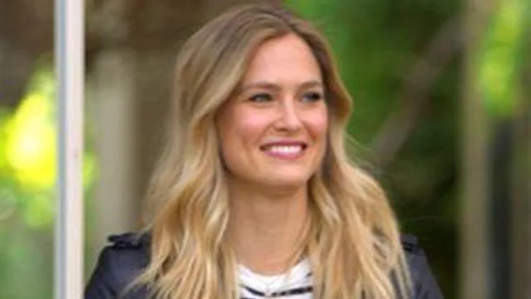 רץ ברשת – חוזרת לעניינים: בר רפאלי בביקיני, שלושה שבועות לאחר הלידה | חדשות 13