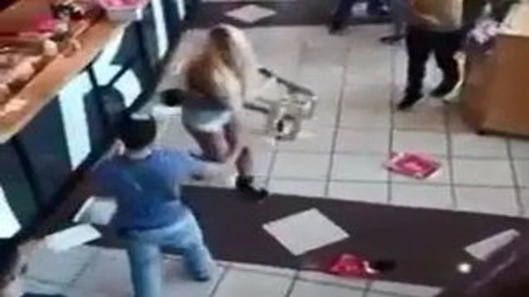 רץ ברשת – קטטה המונית בין עובדים בקניון לטרנסג'נדריות | חדשות 13