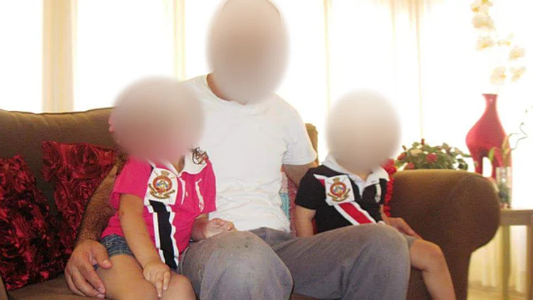 אישום: הצטרפו עם 3 ילדיהם לדאע"ש | חדשות 13