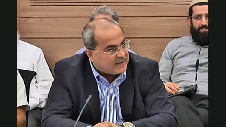 סמוטריץ': "האנאלפביתים שלכם תופסים מקום באוניברסיטה"