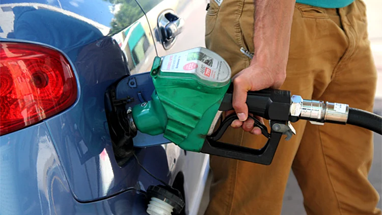 מחר בחצות: מחיר הדלק עולה ב-14 אגורות