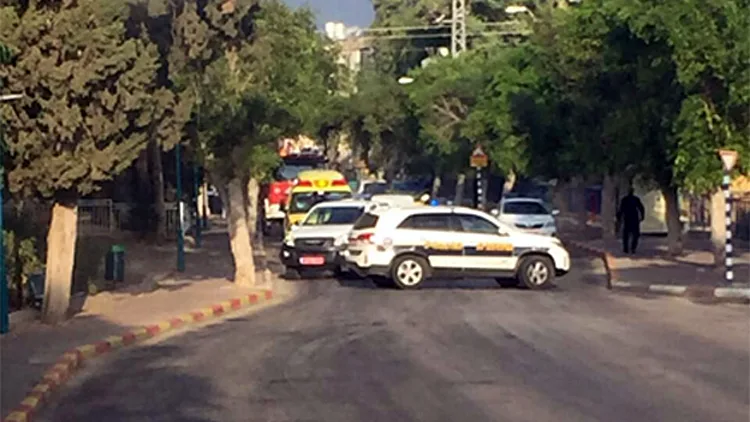 בניין מגורים פונה בגלל מטען דמה | חדשות 13