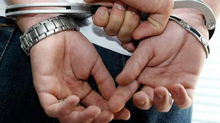 חשד: גנב נשק - וחגג על כרטיס האשראי של קצין בכיר