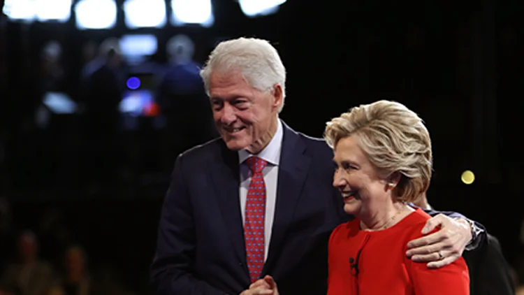 פגיעה בקמפיין? בני הזוג קלינטון (רויטרס)