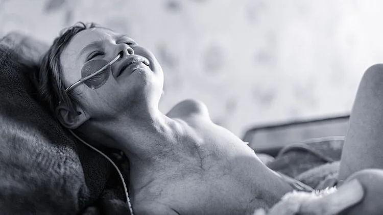 מתה ממחלתה "הילדה ששברה את האינטרנט"