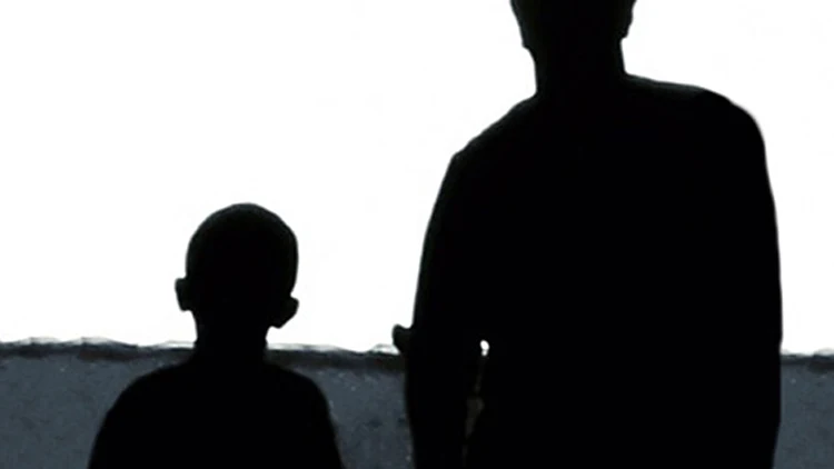 הילדים לא יבקרו את האם? האב ישלם | חדשות 13