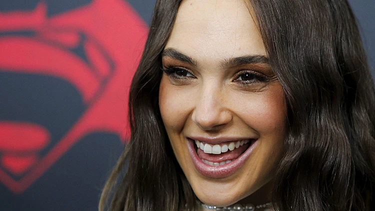 בן או בת: למה מצפה ההריונית גל גדות? | רשת 13