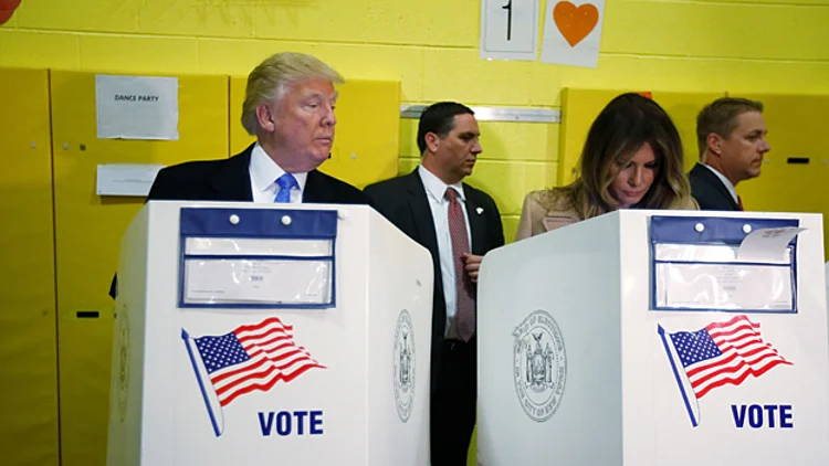 כשטראמפ הציץ: יום הבחירות הדרמטי – בתמונות | חדשות 13