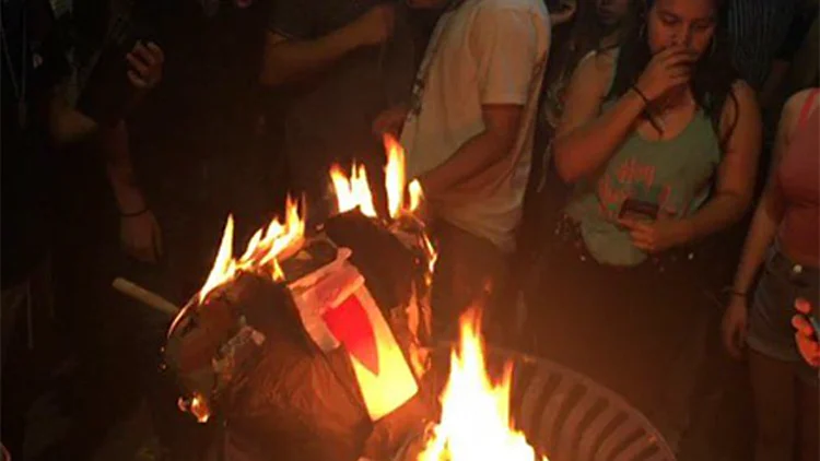 אלפים מפגינים ברחובות נגד טראמפ | חדשות 13