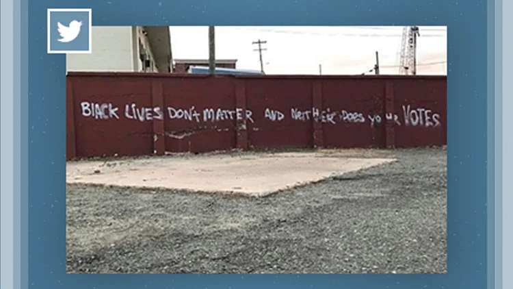 "גייז, תישרפו בגיהנום. טראמפ 2016" | חדשות 13