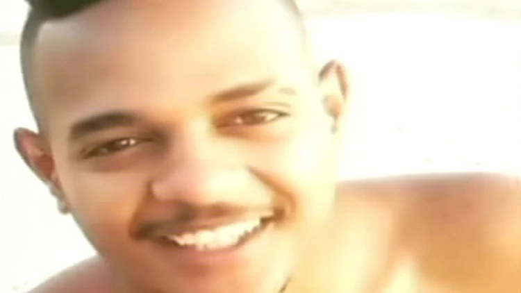 אישום: דקר למוות, זרק אבן ונמלט | חדשות 13