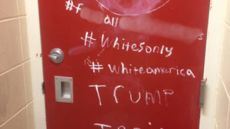 "ללבנים בלבד" (טוויטר)