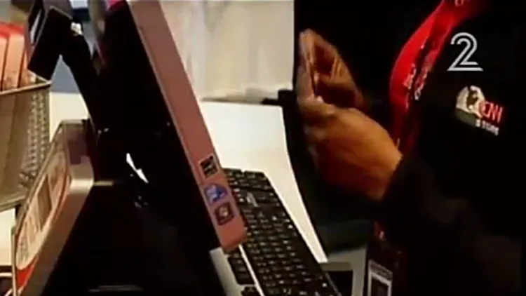 חגיגת העמלות של חברות האשראי | חדשות 13