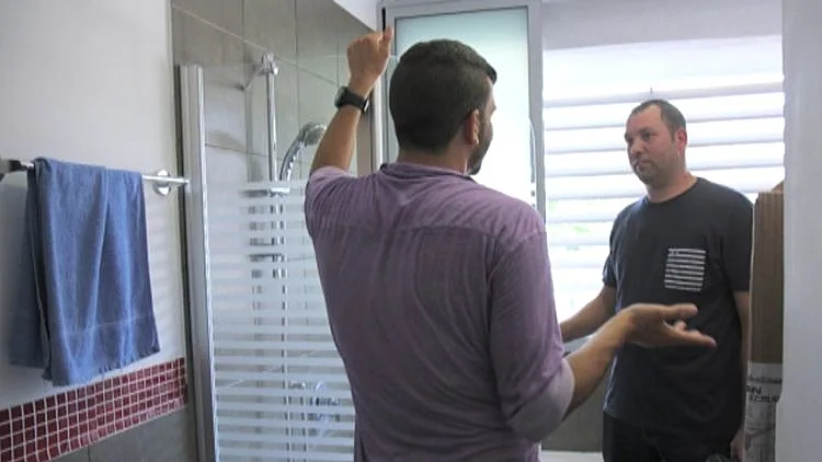 חדר אמבטיה מעוצב ומונגש גם לעיוורים