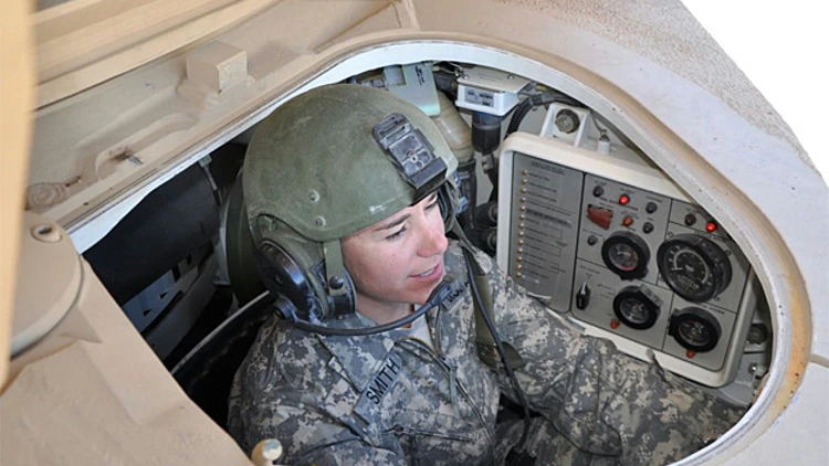 הטנקיסטית הראשונה בארצות הברית. סמית'