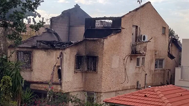 "הבית נשרף כליל, אין מה להציל" | חדשות 13