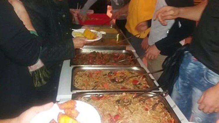 האירוע בוטל, האוכל הועבר לקשישים | חדשות 13