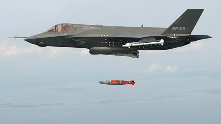 בדרך לישראל. מטוס חמקן. צילום: רויטרס