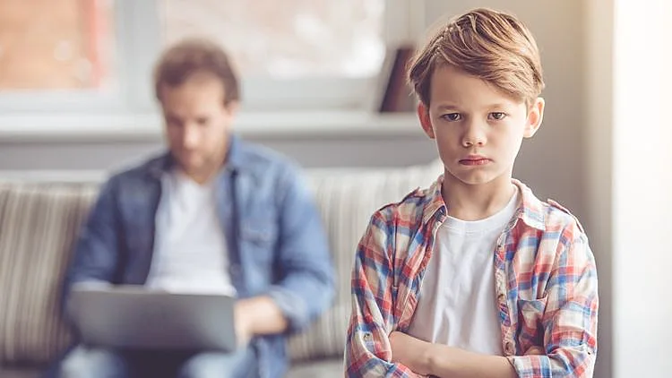 גם היום אבות לא מעורבים בגידול הילדים