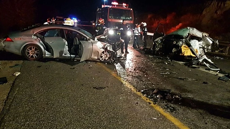 32 נהרגו: "הזנחה בכבישים אדומים" | חדשות 13