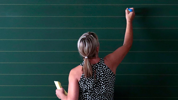 הפחתה דרמטית של שעות הלימוד בקבוצות קטנות