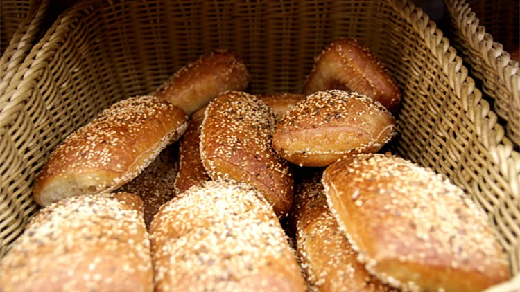 ההקלטות שחושפות את שיטת קרטל הלחם: "בסוף תמכרו כיכר בשקל?" | חדשות 13