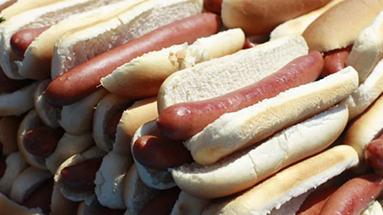 הענף המעובד חוזר לצלחת. ארכיון (רויטרס)