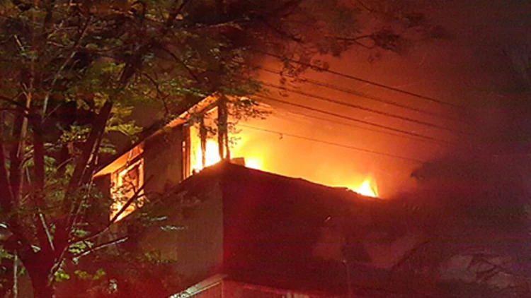 בת 80 נפגעה קשה בשריפה בדירתה במגדל העמק | חדשות 13