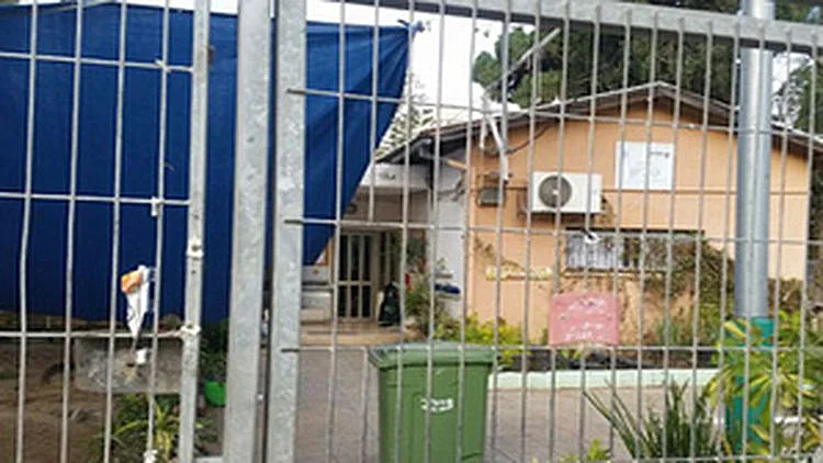 חשד: "הפיצו תמונות עירום של נערות" | חדשות 13