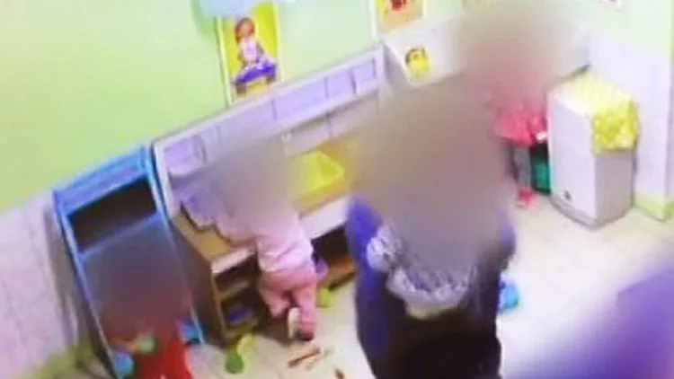 ההורים זועמים: המטפלת לא למדה לקח