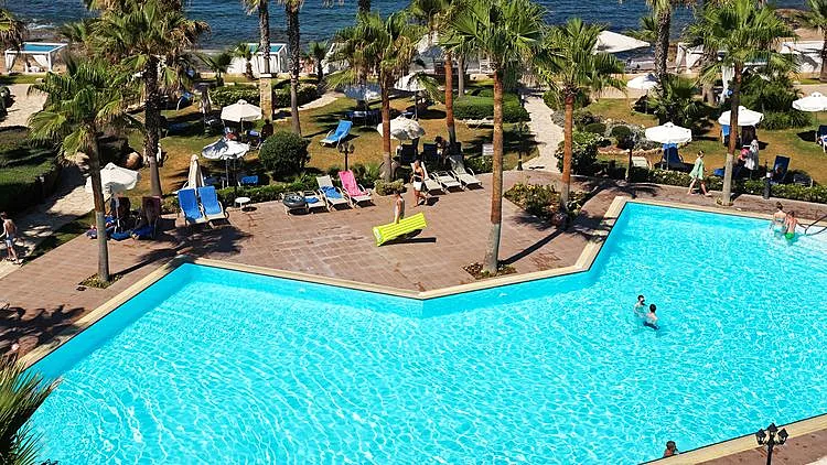 להזמין היום: טיסות לקפריסין ב-20 יורו