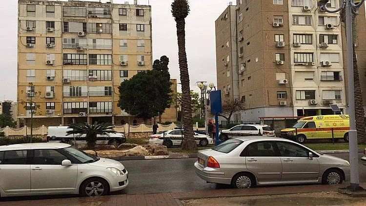 חשד לרצח: גופות אם ובנה נמצאו בדירה בעכו | חדשות 13