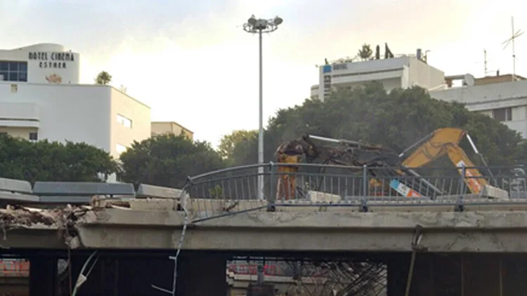 צפו: החלה הריסת כיכר דיזינגוף בת"א | חדשות 13