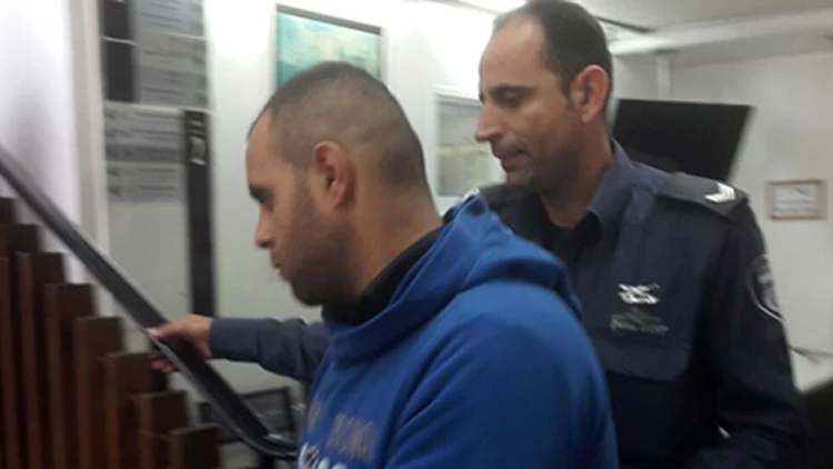 חודש במעצר בגלל שריפת אשפה | חדשות 13