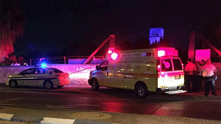 זרקו קליעים לאש: צעיר נהרג, חברו נפצע קשה | חדשות 13