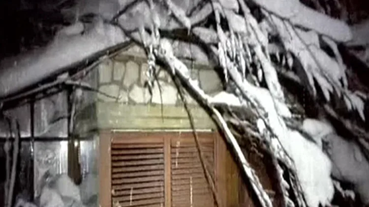 המלון קבור תחת השלג