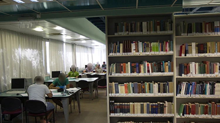 ספרים עד הבית. ארכיון