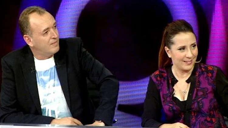 מלחמת המינים, עונה 1, פרק 10: היי שלום, רווקות מתוקה!